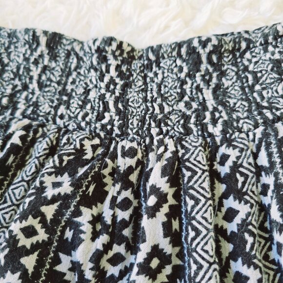 Forever 21 Boho Ruffled Shorts, Size Small - Picture 4 of 8